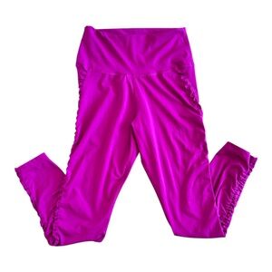 Nike Women Medium Dri-FIT Magenta Leggings- Cropped Ruched Sides Active- Used
